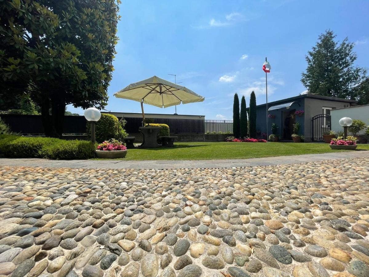 B&B Marge Oltrona di San Mamette Luaran gambar